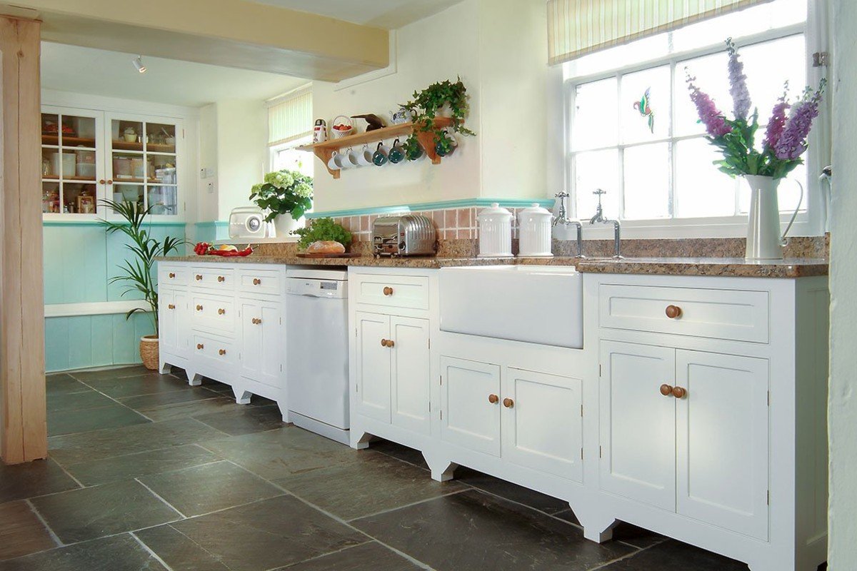 Freestanding-Kitchen-made-from-solid-tulipwood-new