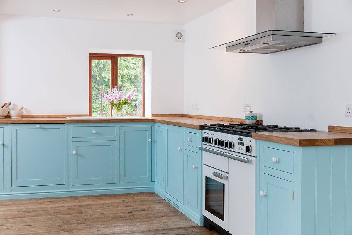 HD031 Holiday Cottage Kitchen Cornwall bespoke designs