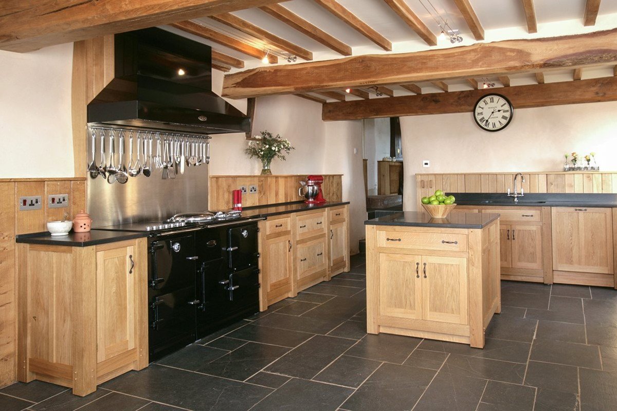 Solid-Oak-free-standing-bespoke-kitchen-new