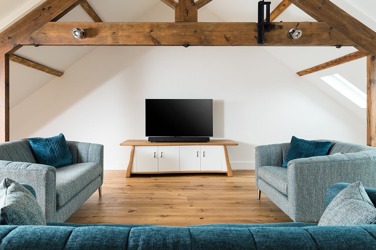 stv2 Hand Made Oak Furniture. TV and Media Furniture, Curved doors. Cornish Tin Handles